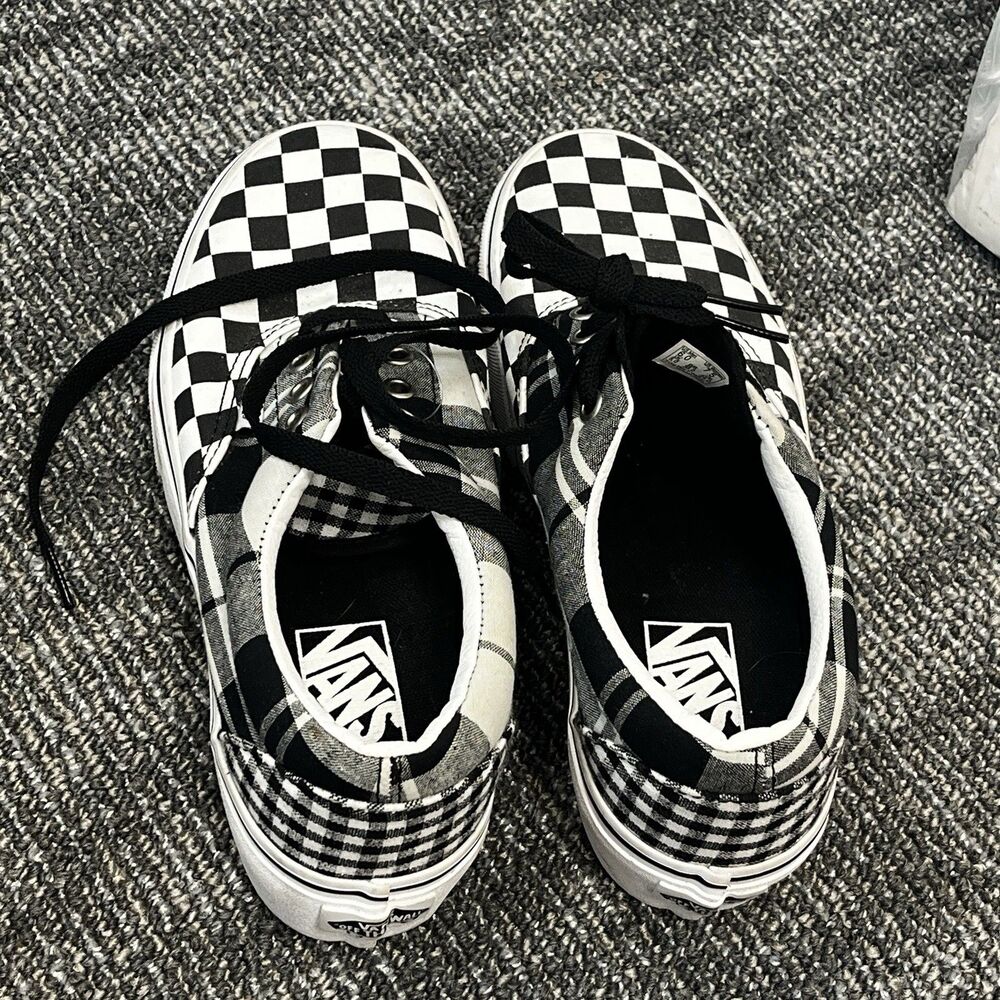 Unisex Vans Women’s 7.5 Men’s 6 Skater Shoe Classic